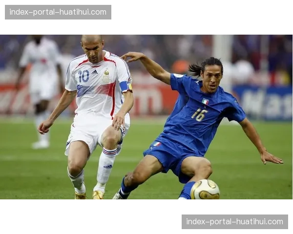 从“电话门”到“转播权门”:意大利足球商业化的二十年坎坷路 从“电话门”到“转播权门”:意大利足球商业化的二十年坎坷路