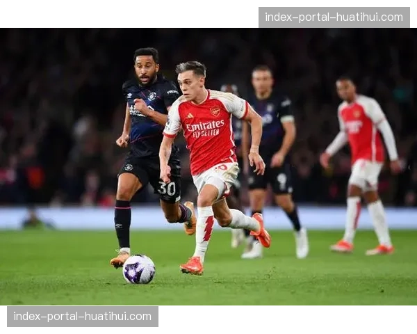 半场战报:阿森纳2-0卢顿,萨卡、厄德高先后建功 半场战报:阿森纳2-0卢顿,萨卡、厄德高先后建功